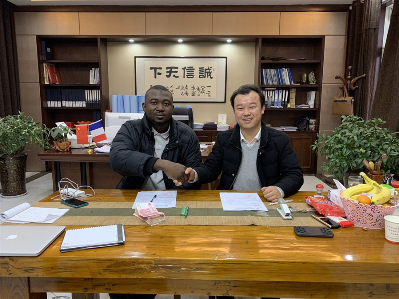 红阳油脂精炼设备成功进去布基纳法索国